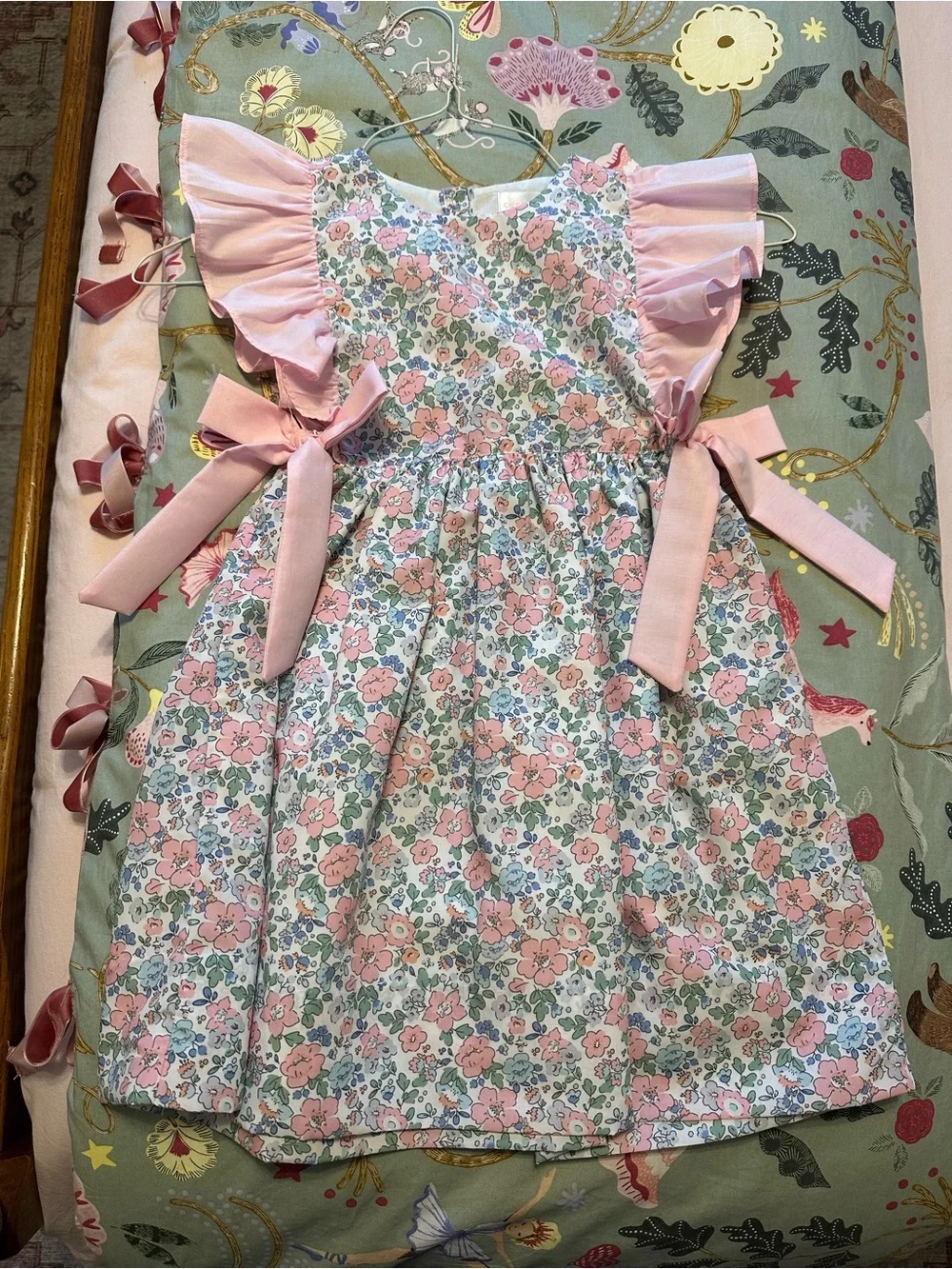 Girls Size 7 Pink Floral Ruffle Sleeve Dress with Side Bows